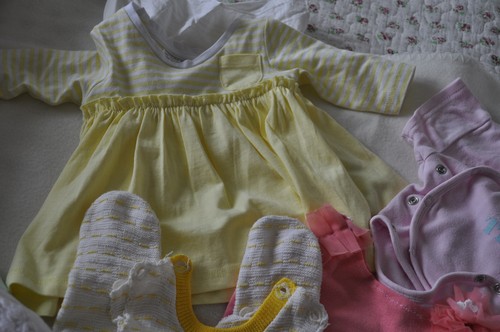 Kleidungspaket für baby - kleidungspaket, baby-puppe